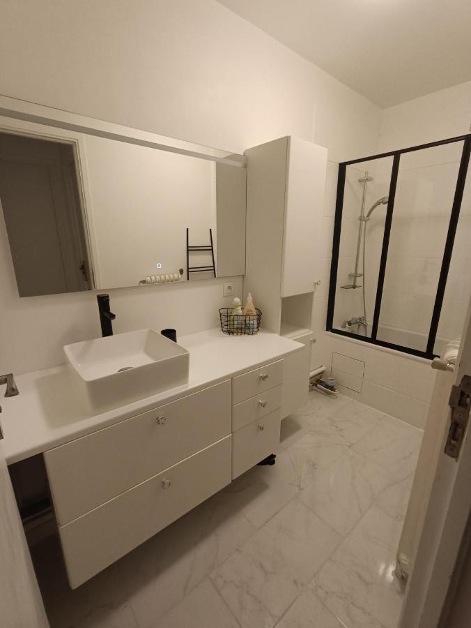 Chelles Centre Ville 2 Chambres Pres Des Bords De Marne 10 Minutes A Pieds De La Gare De Chelles-Gournay 5 Minutes De La Gare De Vaires-Sur-Marne 20 Minutes De Disneyland Jusqu'A 5 Couchages Possibles 外观 照片