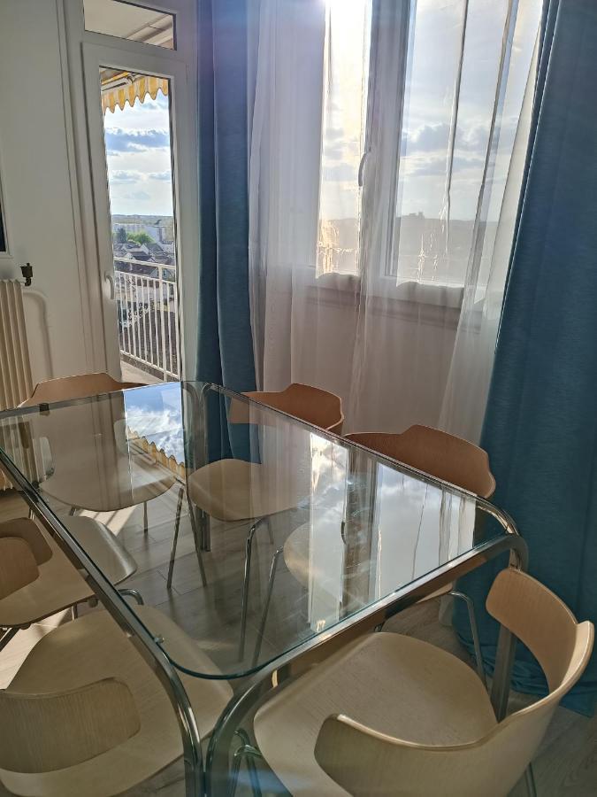 Chelles Centre Ville 2 Chambres Pres Des Bords De Marne 10 Minutes A Pieds De La Gare De Chelles-Gournay 5 Minutes De La Gare De Vaires-Sur-Marne 20 Minutes De Disneyland Jusqu'A 5 Couchages Possibles 外观 照片